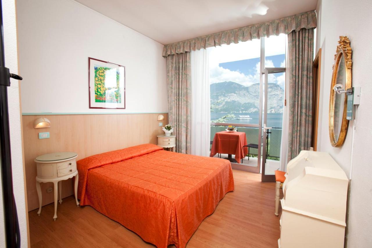 Hotel Residence Rely Brenzone sul Garda Cameră foto